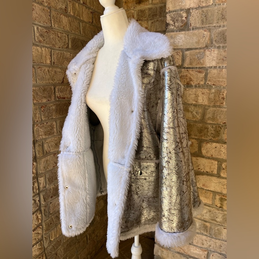 Silver Faux-Shearling Jacket with White Trim - Picture 5 of 7
